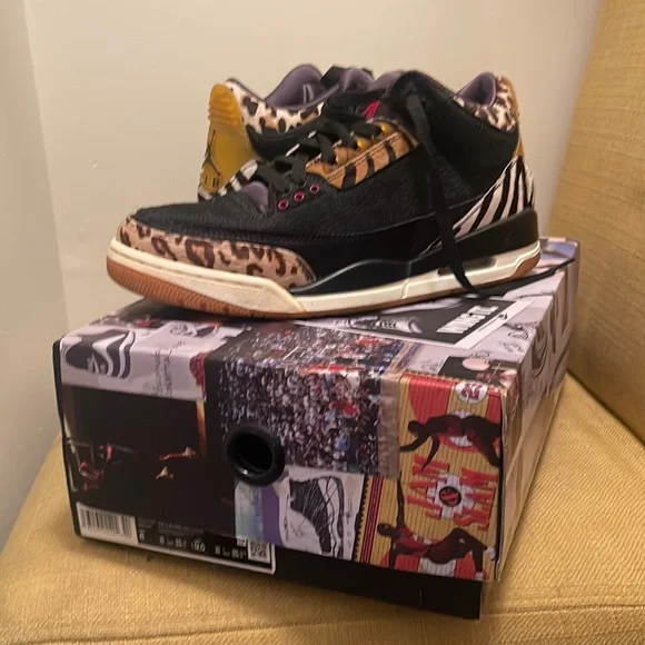 Selling my Jordan retro threes Size 13 - Air Jordan 3 Retro Infrared 23 Black Red White  main image 2